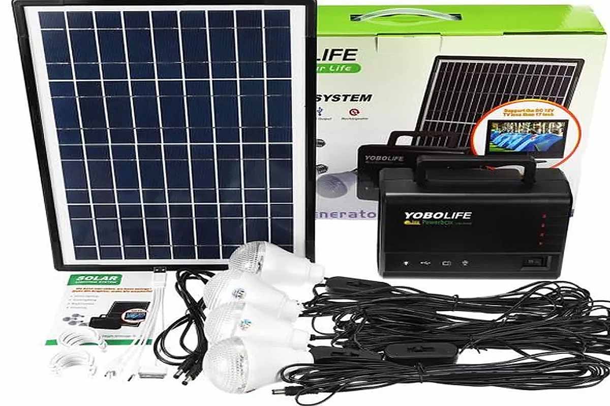 Bon Plan : la batterie de secours à panneau solaire et dynamo Prunus  (torche et radio) est à seulement 26,99 € - NeozOne