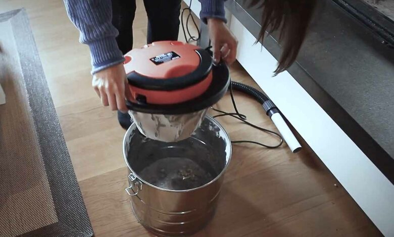 Un aspirateur à cendres spécialement conçu pour nettoyer et aspirer les  poêles à bois, les poêles granulés et les cheminées - NeozOne