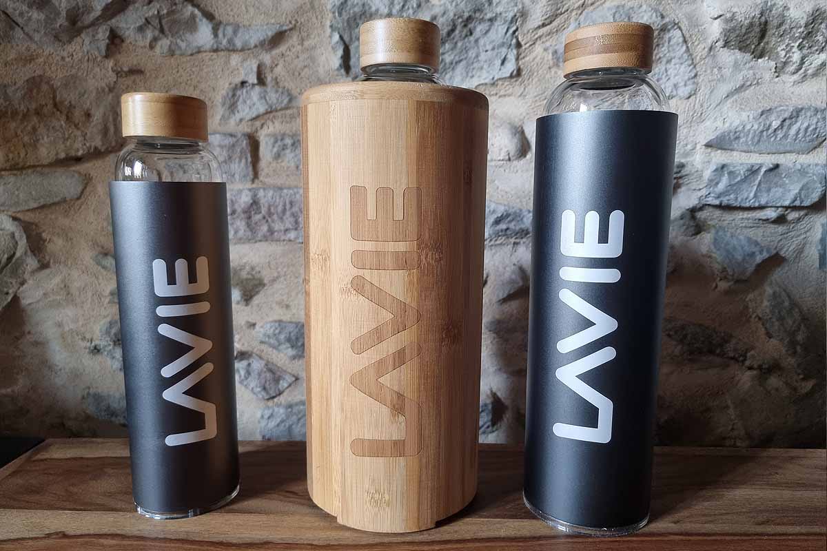 LaVie : l'invention d'une bouteille en verre innovante qui purifie