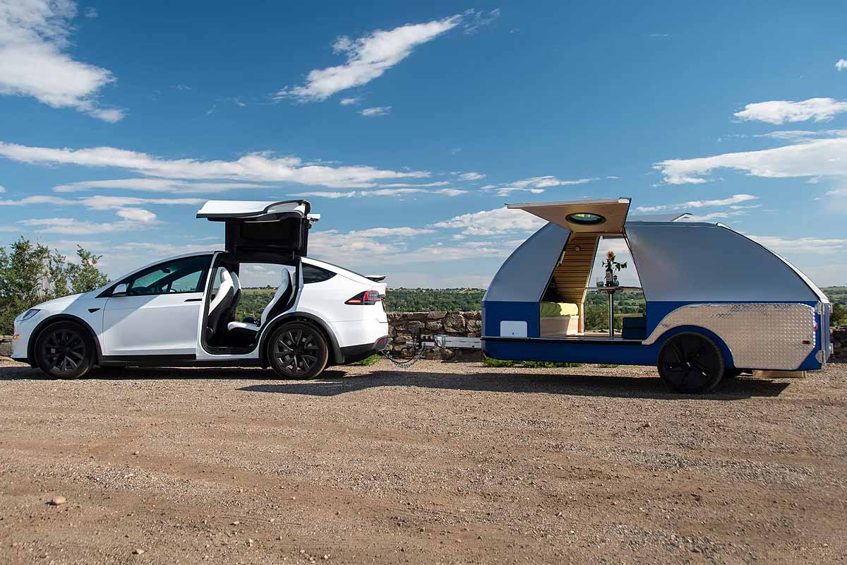 Une remorque caravane qui augmente l'autonomie des voitures électriques.