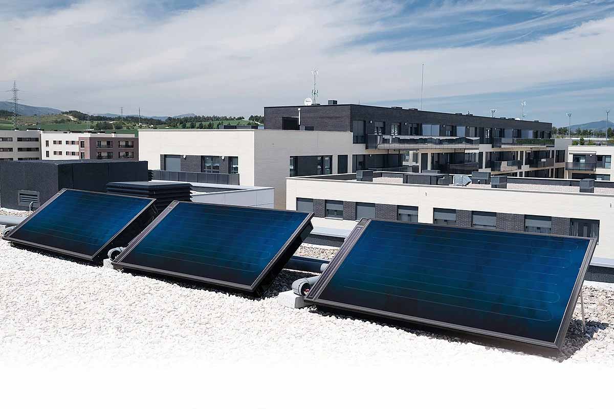 Chauffe-eau solaire individuel, instantané et connecté, ORKLI, OKSOL SMART