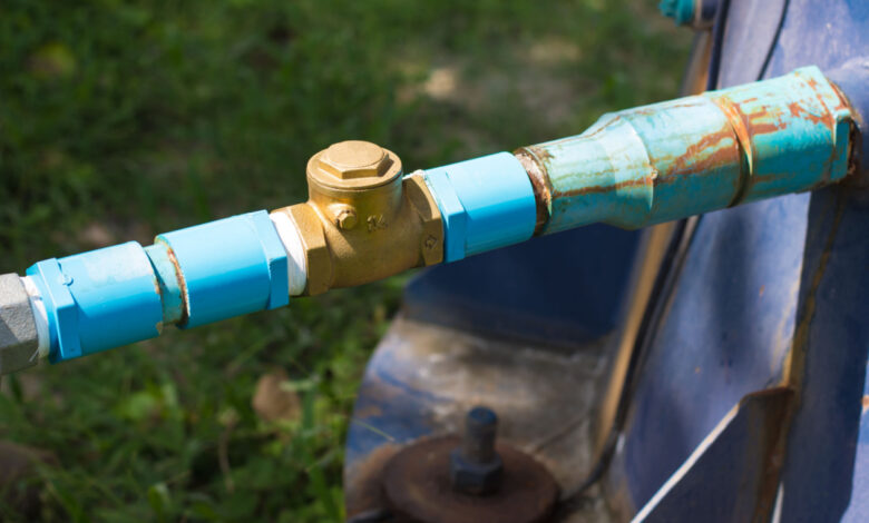 Un inventeur de 86 ans fabrique une hydrolienne de balcon pour