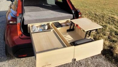 L'invention d'un kit d'aménagement en bois pour convertir les voitures en camping-car.