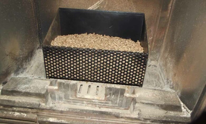 Un panier à pellets pour les inserts de cheminée.