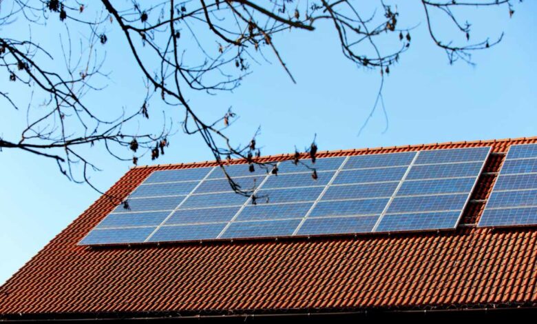 Un kit solaire innovant au sol ou sur toit, avec ou sans stockage.