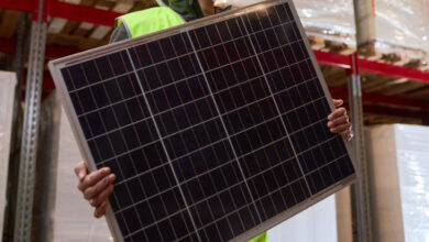 Un panneaux solaire de 100 W à moins de 85 €.
