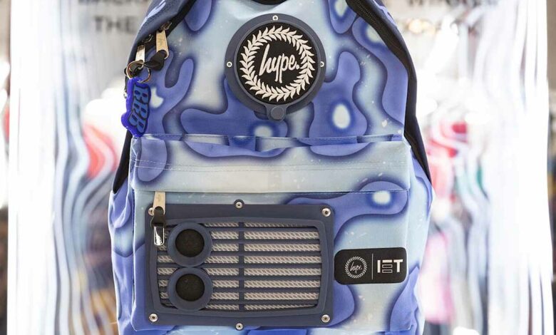 Un sac à dos qui filtre la pollution.