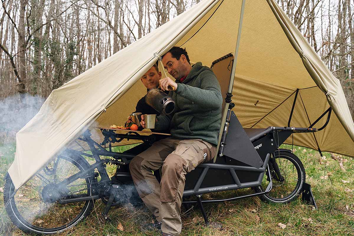 Spacecamper invente un kit pour transformer les vélos cargos en