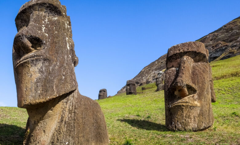 Moai sur l'île de Pâques, Rapa Nui, Chili. Site archéologique de Tahai.