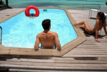 La piscine Cordoue est à 1 599.00 € au lieu de 2 190.41 € sur le site Leroy Merlin.