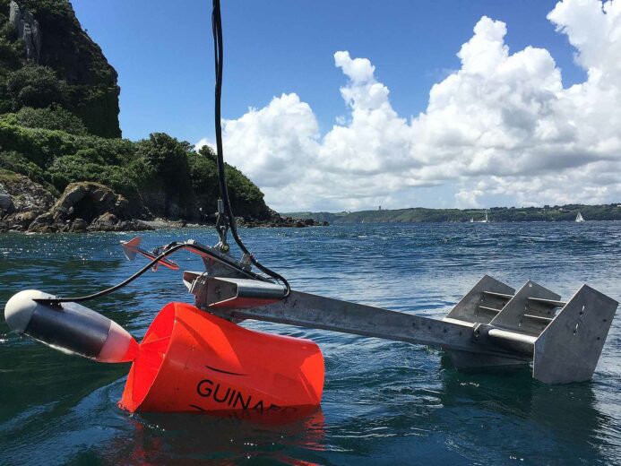 Produire son électricité avec une hydrolienne.