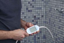 Amphiro b1 connect indique la consommation et la température de l’eau pendant la douche.