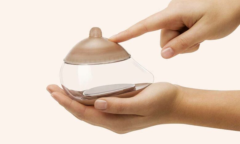 L'invention d'un biberon en forme de sein.