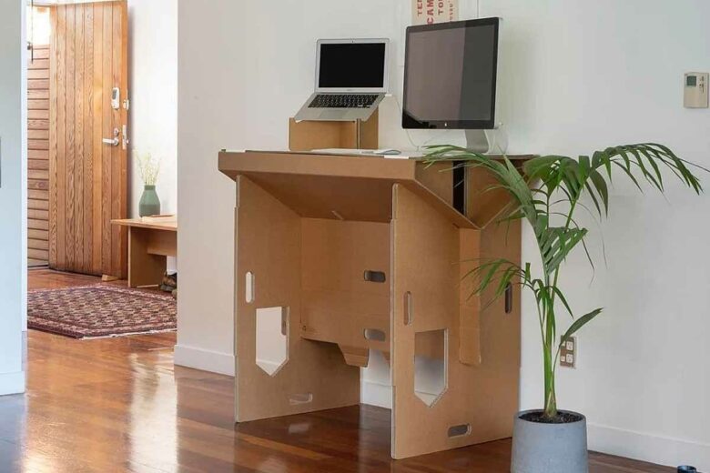Un bureau en carton innovant.