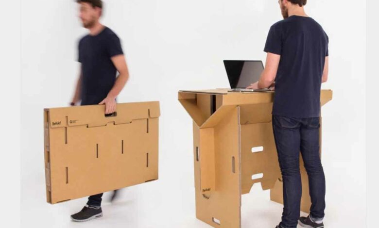 L'invention d'un bureau de travail en carton.