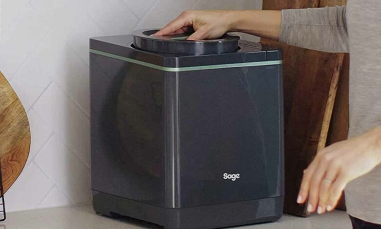 Une invention pour le séchage, broyage et refroidissement pour réduire les déchets alimentaires en EcoChips inodore.