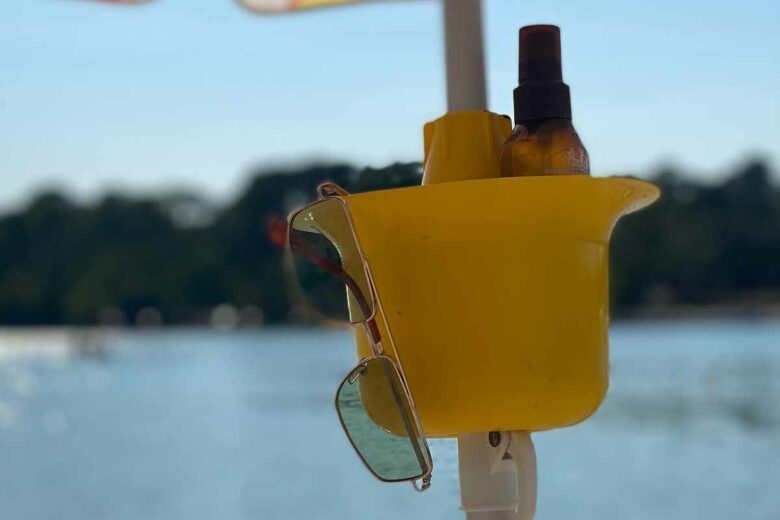 Une innovation pour fixer les parasols à la plage.