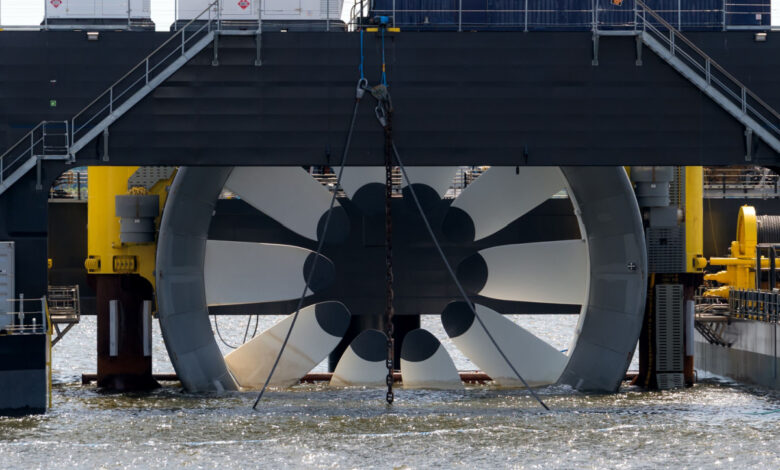 Une turbine marémotrice géante.