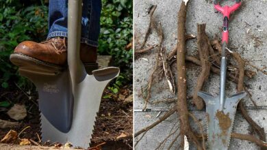 Radius Garden / Root Slayer réinvente la pelle bêche avec des cales pour les pieds et des bords avec des scies intégrées.