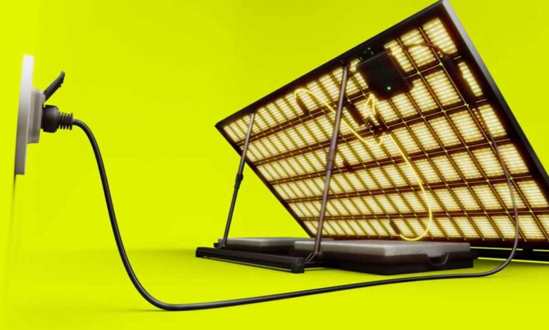 L'invention d'un panneau solaire bifacial et prêt à l'emploi.