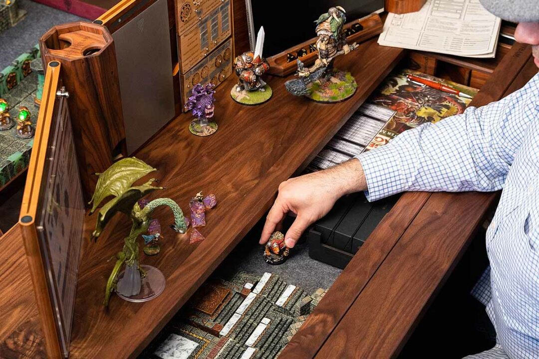 Wyrmwood invente une table de salon modulaire pour les jeux de rôle, les jeux de plateau et les