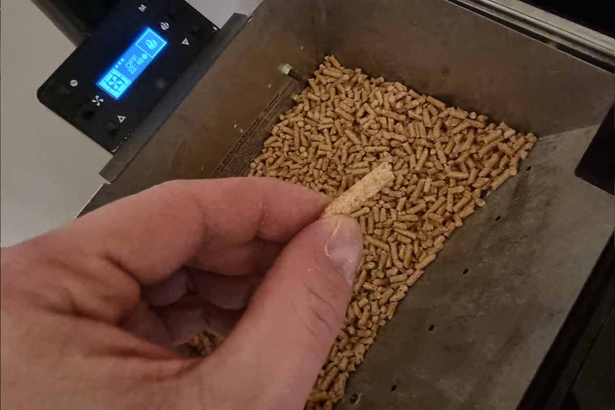 Ces substances que nous cachent pellets et granulés de bois