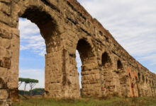 L'aqueduc de l'Aqua Appia, aqueduc d'Appius ou aqueduc Appien (en latin : Aqua Appia) est le plus ancien des aqueducs desservant Rome en eau potable, construit en 312 av. J.-C.
