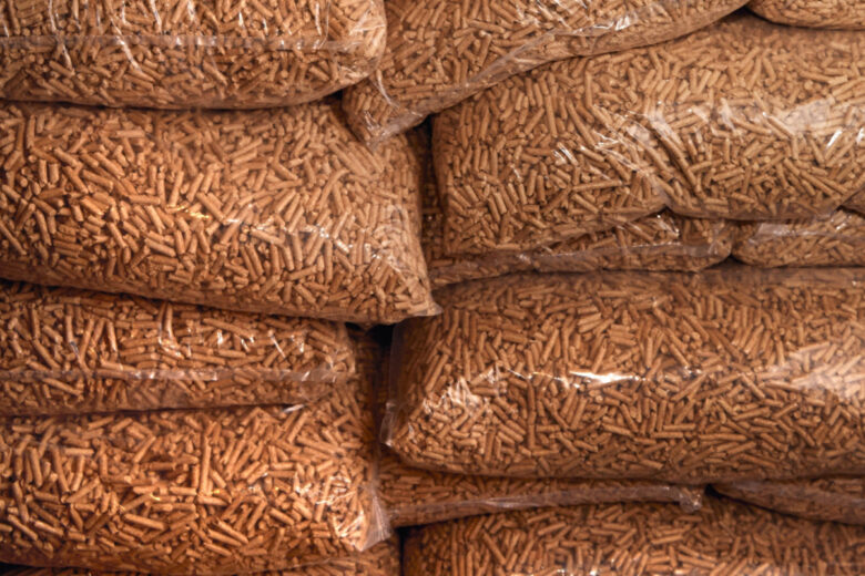 Le groupement d'achat permet d'acheter de manière groupée une quantité importante de granulés de bois à un prix défiant toute concurrence. 