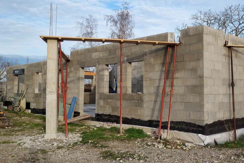 Le chantier de construction de Florian Nicolais et Emmanuelle Vidoret.