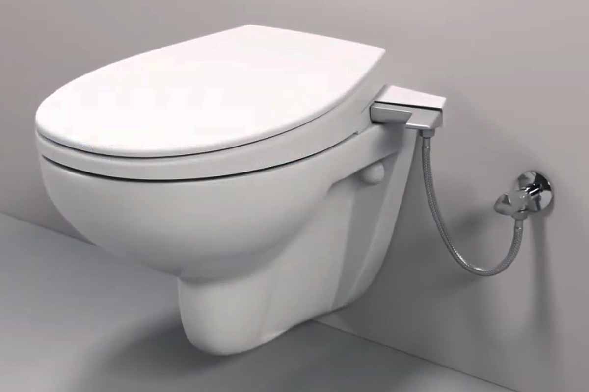 L'invention d'un abattant japonais lavant ou comment faire disparaitre  irrévocablement le papier de vos toilettes - NeozOne