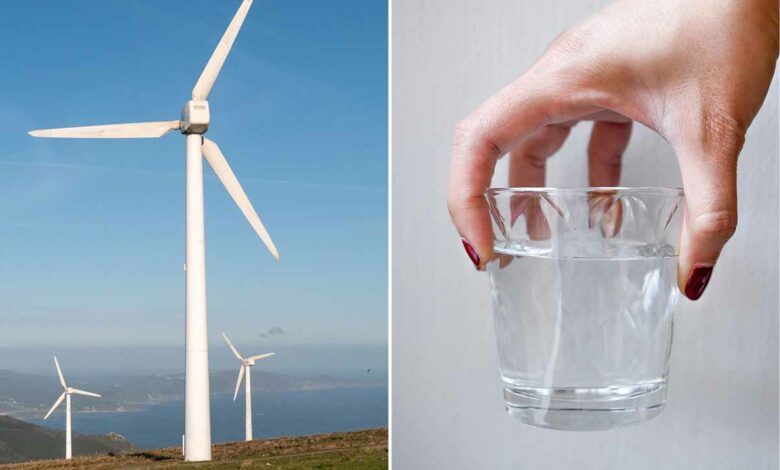 L'invention d'une éolienne capable de produire de l'eau potable.