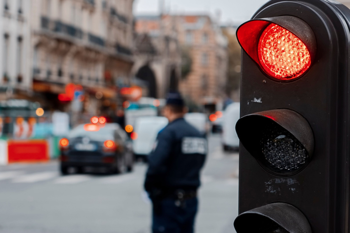 L'invention d'un nouveau type de radar pour inciter les automobilistes à respecter la vitesse maximale autorisée.