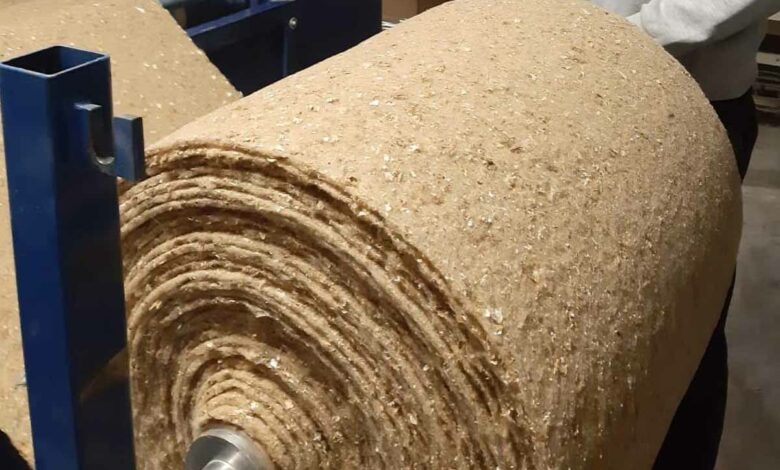 Un rouleau isolant fabriqué à partir de 40 000 mégots recyclés.