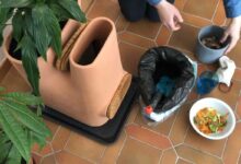 Le pot de fleurs composteur