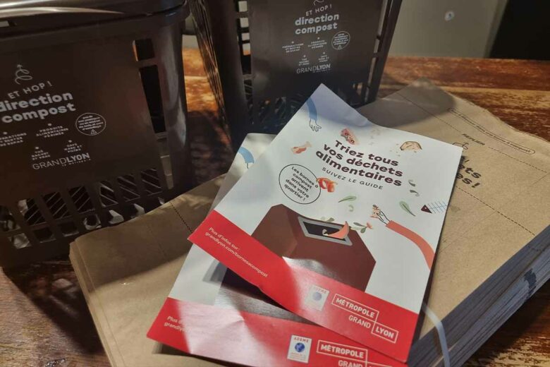 Des paniers, des sac recyclables et des notices sont actuellement distribués en France. 