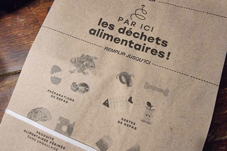 Des sacs pour trier les déchets de compostage.