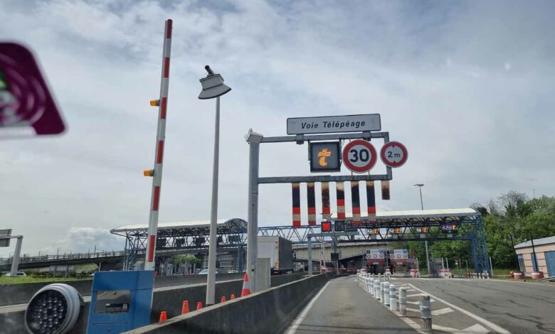 Le passage T30 sur une autoroute.