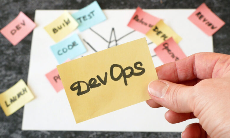 Alternance en DevOps : apprendre les compétences clés en entreprise et en école