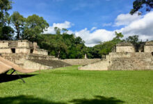Copán est un site archéologique de la civilisation maya situé dans la région de Copán, non loin de la frontière avec le Guatemala. C'était la capitale d'une importante période classique.