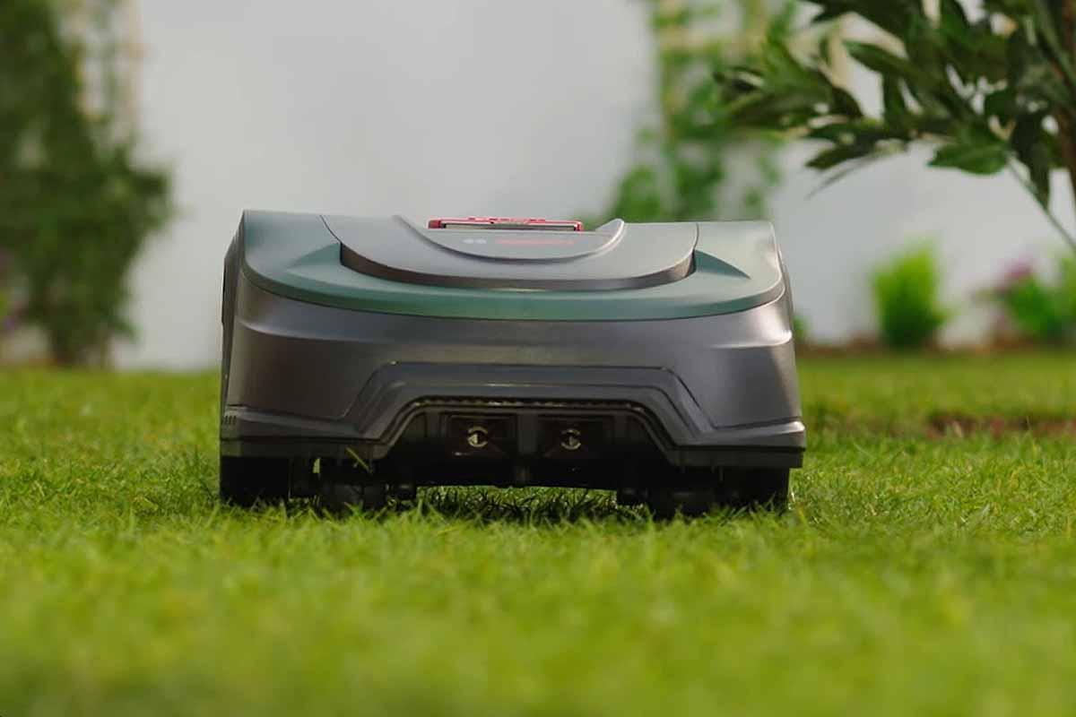 Tondeuse robot connectée BOSCH Indego