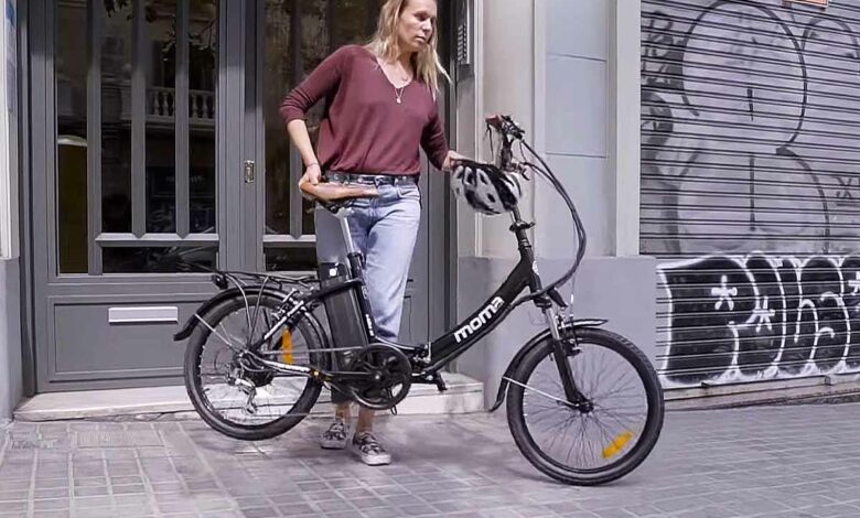 Le vélo électrique MOMA BIKES (pliant) est à moitié prix sur Cdiscount !