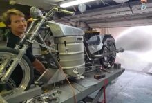 De la bière Ninkasi utilisée comme carburant pour faire fonctionner une moto alimentée à la bière.