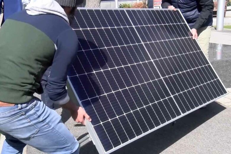 Solar2Water est une unité de production d'eau innovante qui utilise l'énergie solaire pour extraire l'humidité de l'air et la transformer en eau potable propre et sûre.