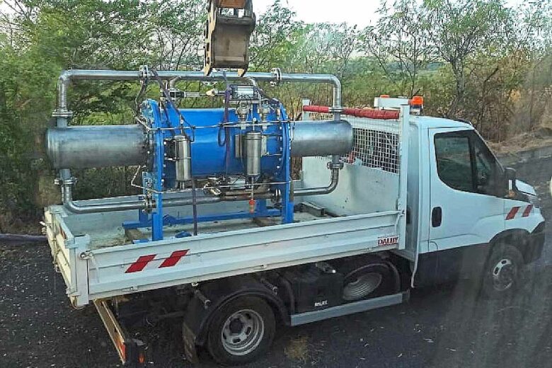 Il n'existe aucune invention totalement autonome et automatique de ce type à part la pompe à bélier des frères Montgolfier.