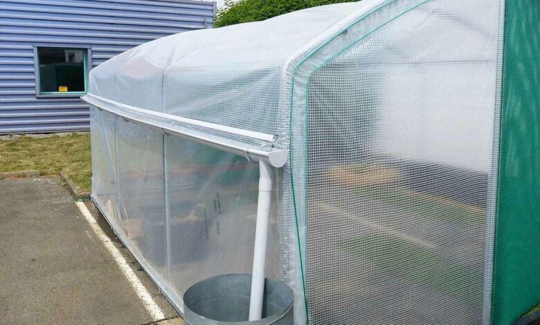 Une innovation très ingénieuse pour récupérer l'eau de pluie avec une serre.