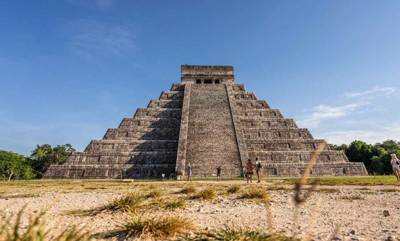 La pyramide de Kukulcan dans la zone archéologique de Chichen Itza.