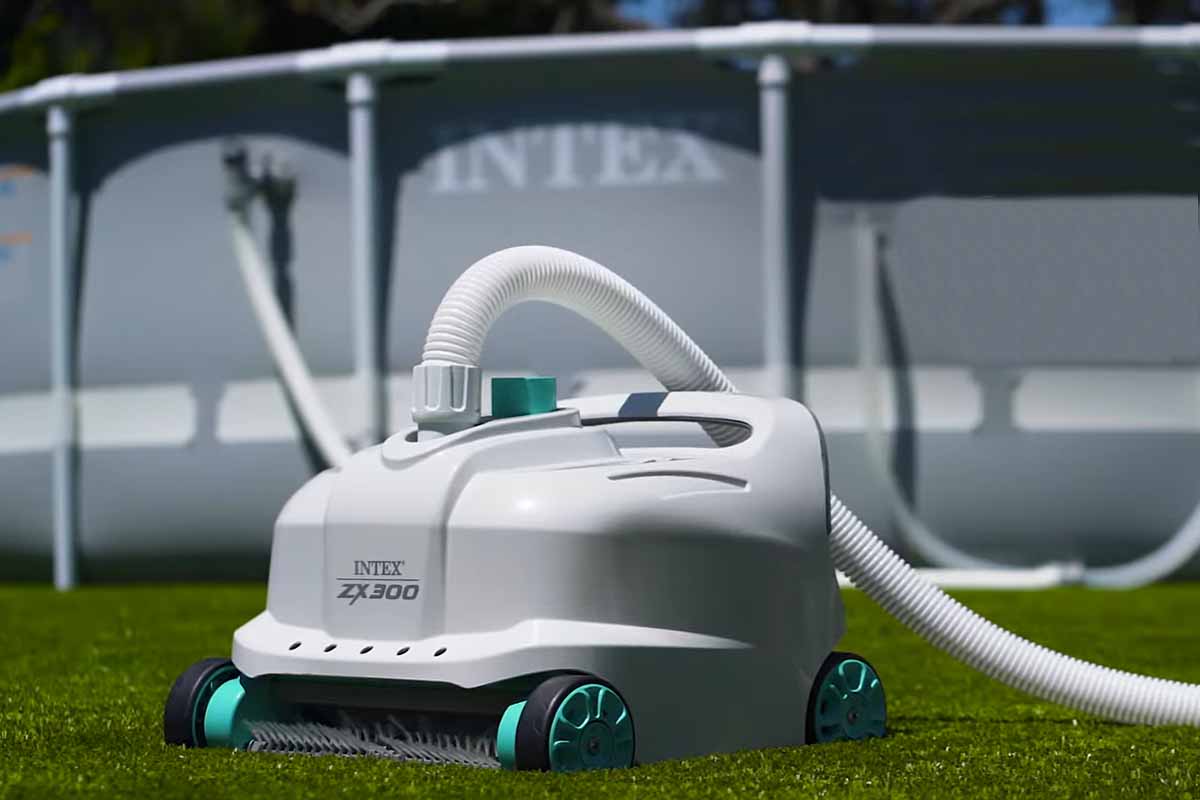 Un robot aspirateur de piscine à moins de 140 €