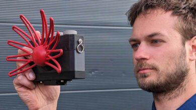 Bjørn Karmann, un créateur danois, aurait récemment conçu un dispositif photographique qui se base exclusivement sur une intelligence artificielle pour fonctionner.