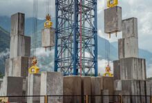 L'invention d'un système de stockage d'énergie par gravité.