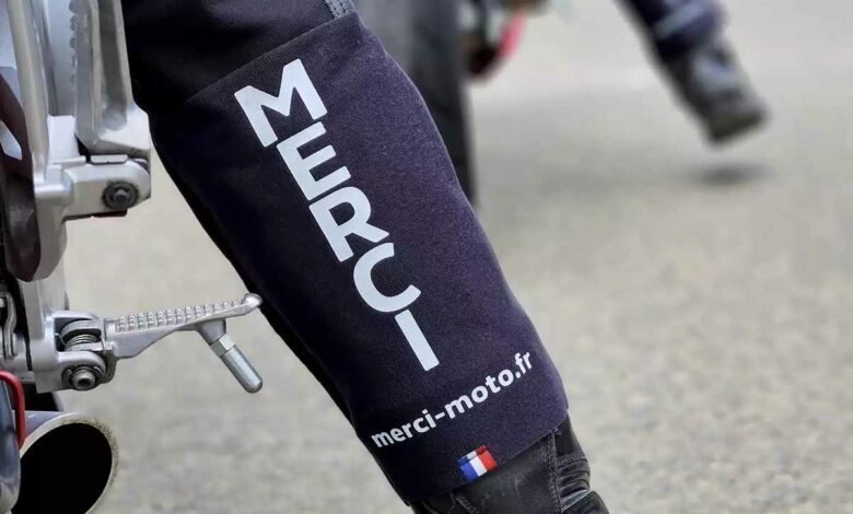 La jambières « merci-moto » pour remercier les usagers de la route avec style !